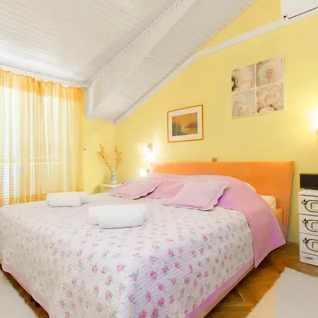 Apartman S Pogledom Na More Šibenik