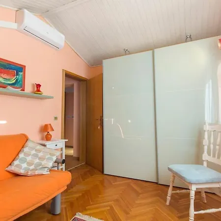 Apartman S Pogledom Na More